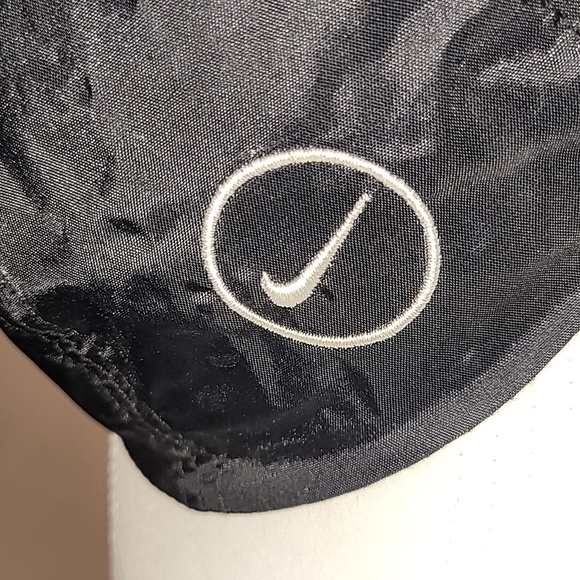 Vintage. 90s. Nike. Nylon. Adjustable strap. One size fits most. Hat - Picture 2 of 13